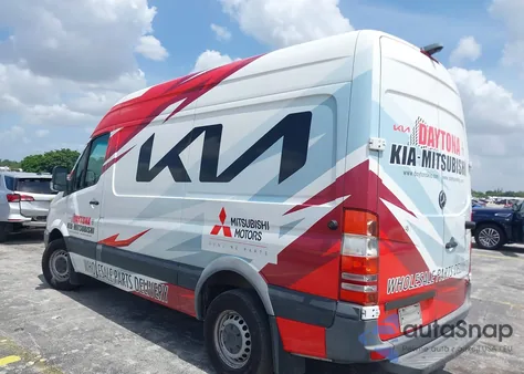 2015 Mercedes-Benz Sprinter 2500 Normal Roof из США, поврежденный, VIN WD3PE7DC1FP102088